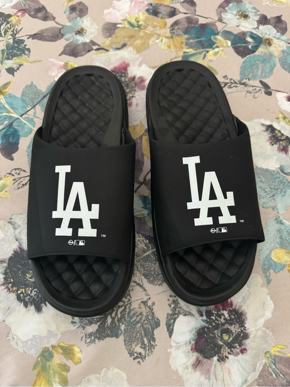 Los Angeles Dodgers Black Logo Slide Sandals